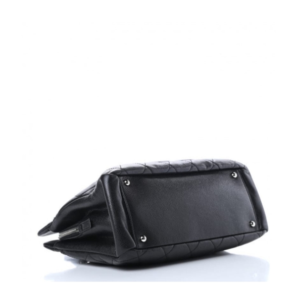 Chanel Caviar Timeless CC Soft Tote - Picture 3 of 10